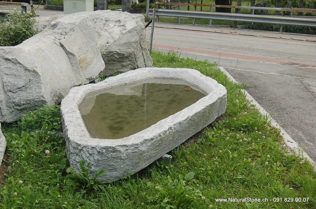 06 Brunnen aus Naturstein